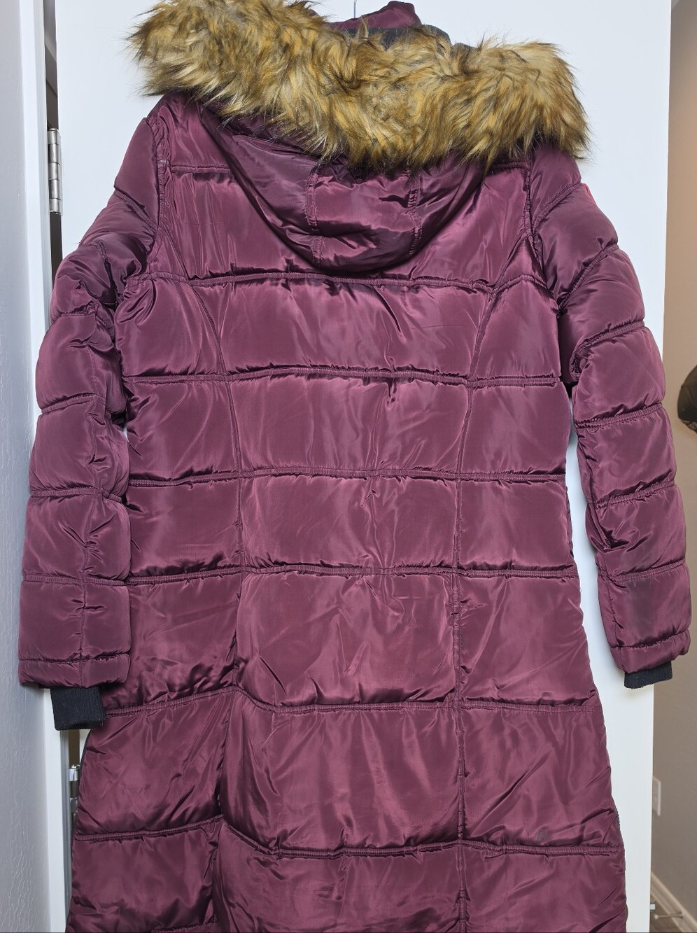 Canada Weather Gear Women’s XL Long Puffer Parka Faux Fur Hood Burgundy - Picture 3 of 16